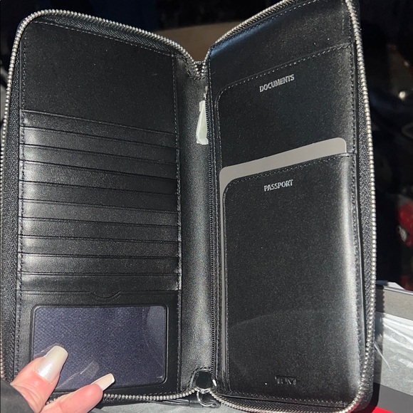 Tumi Black Textured Travel Card Holder - Picture 5 of 7
